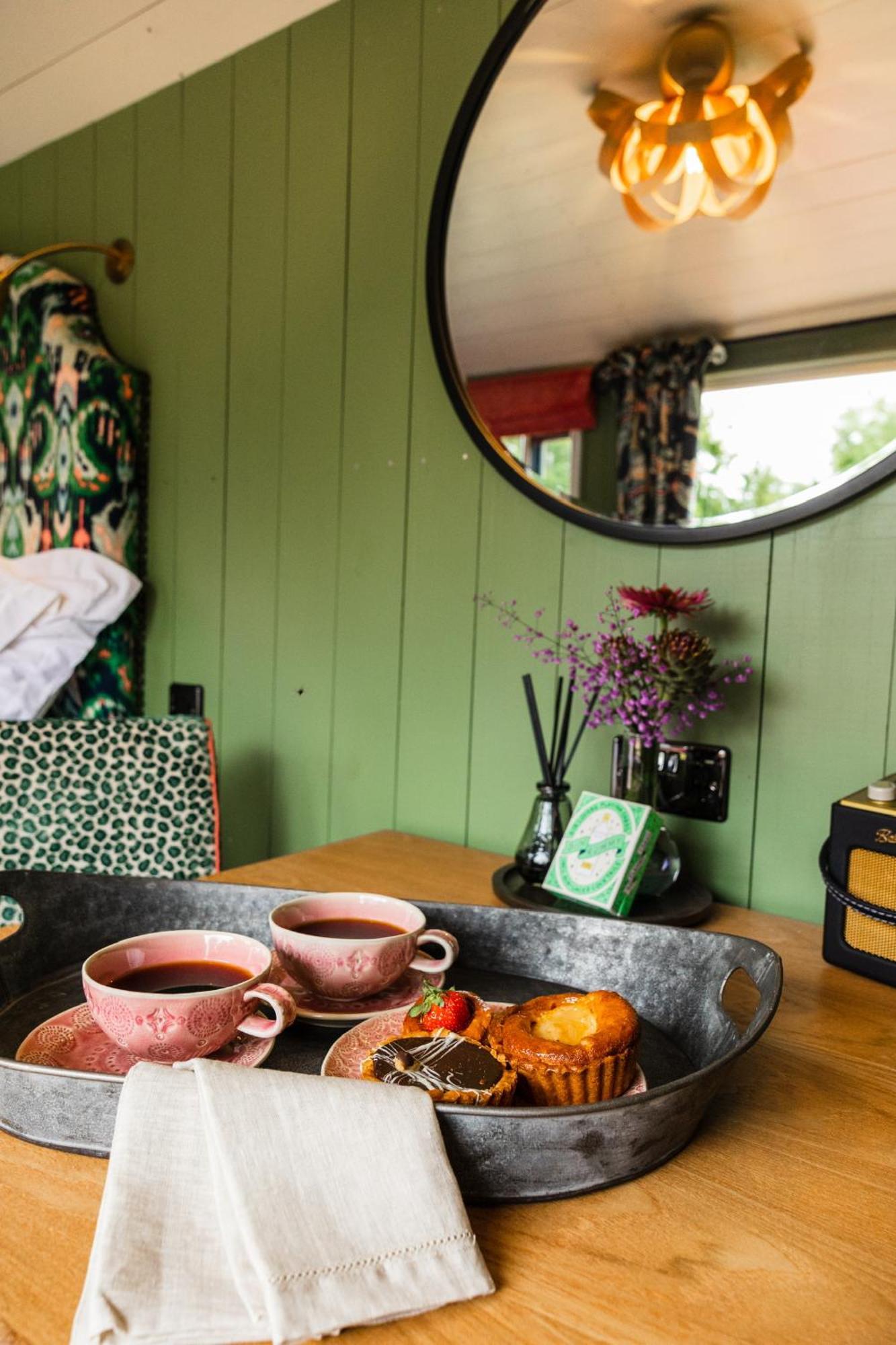 Toadland Shepherd Huts Дарем Экстерьер фото