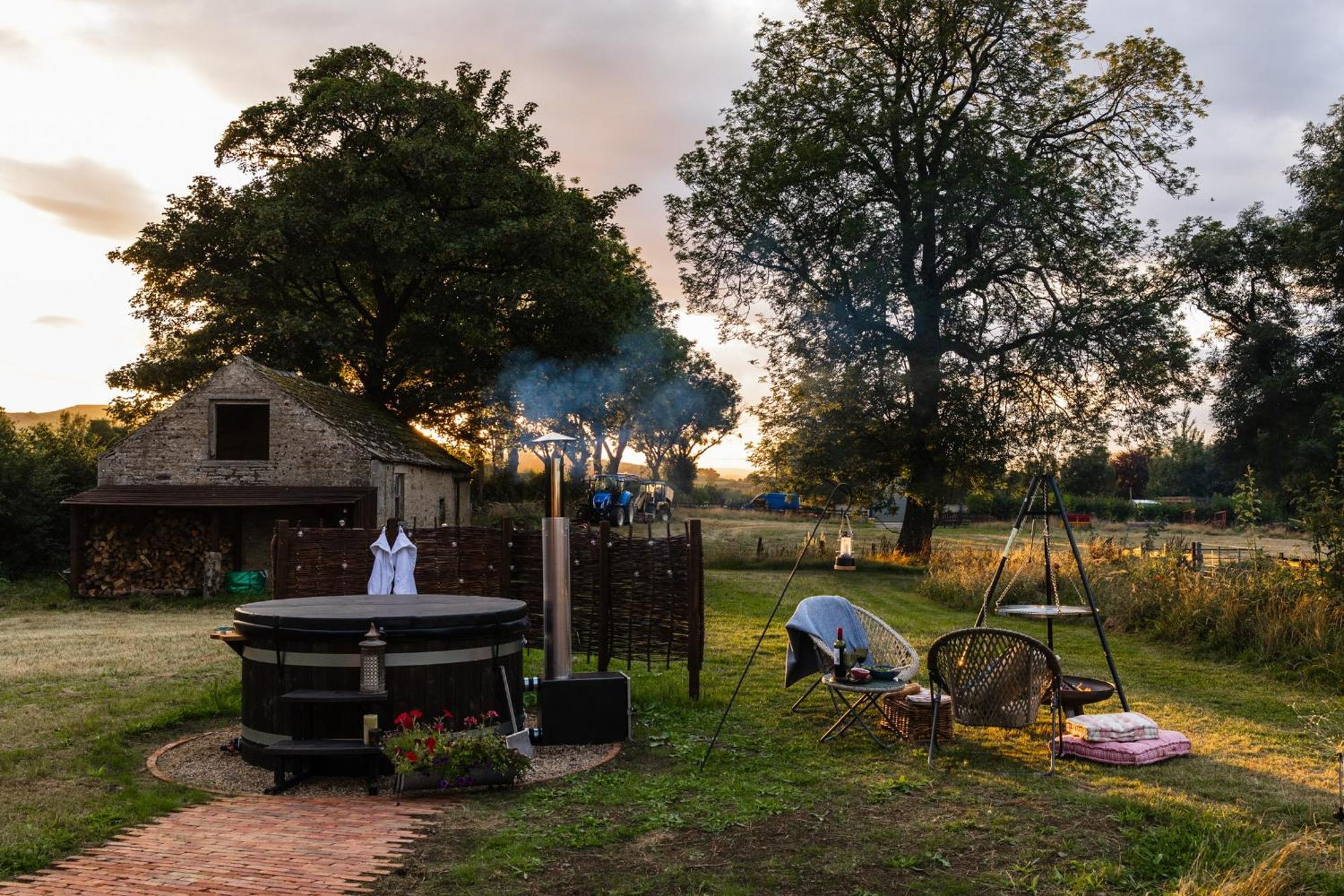 Toadland Shepherd Huts Дарем Экстерьер фото
