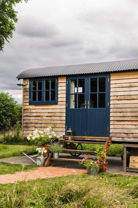 Toadland Shepherd Huts Дарем Экстерьер фото