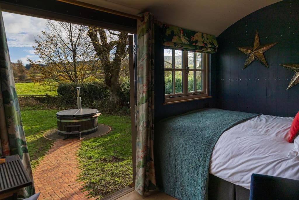 Toadland Shepherd Huts Дарем Экстерьер фото