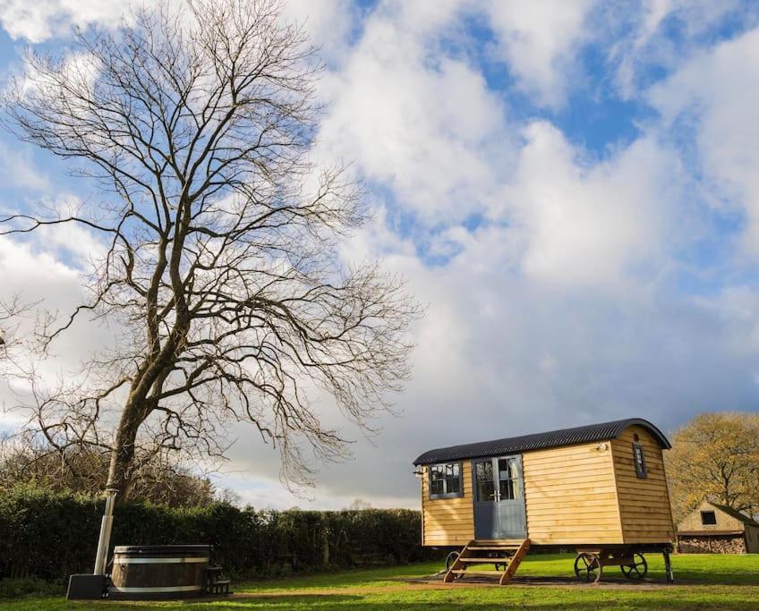 Toadland Shepherd Huts Дарем Экстерьер фото