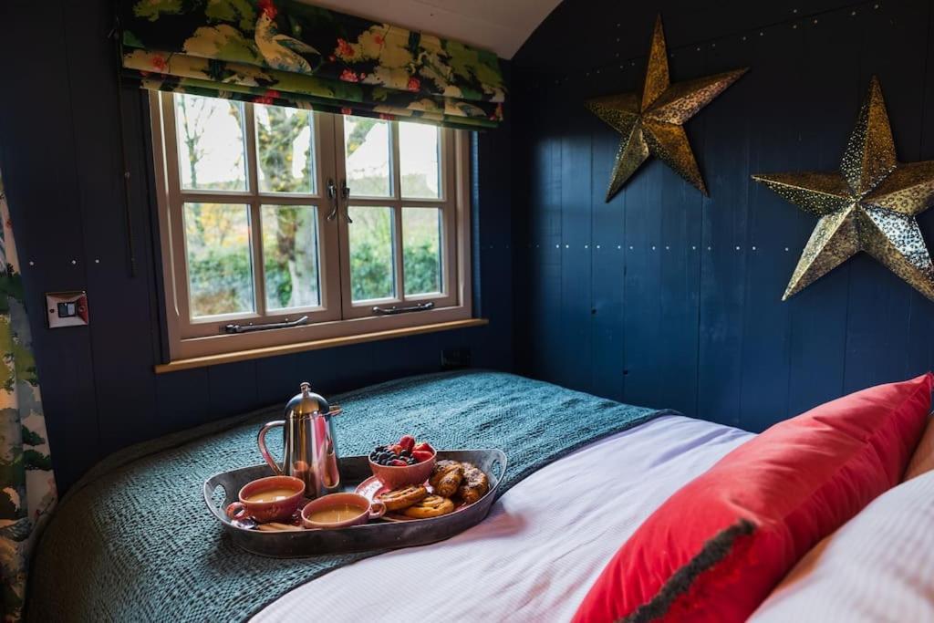 Toadland Shepherd Huts Дарем Экстерьер фото